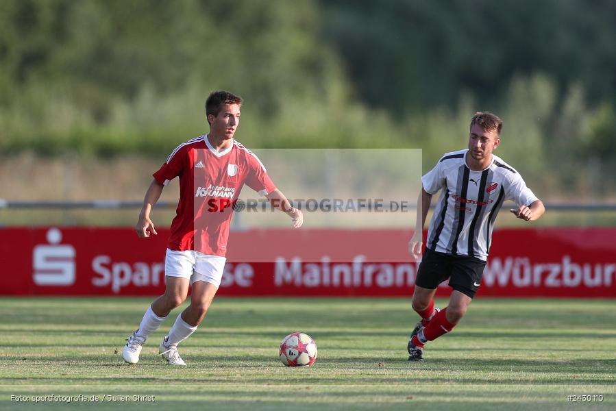 Fundamentum Sportpark, Karlburg, 22.08.2024, sport, action, BFV, Fussball, Kreisliga Würzburg, RET, KAR, (SG 1) TSV Retzbach, TSV Karlburg II - Bild-ID: 2430110
