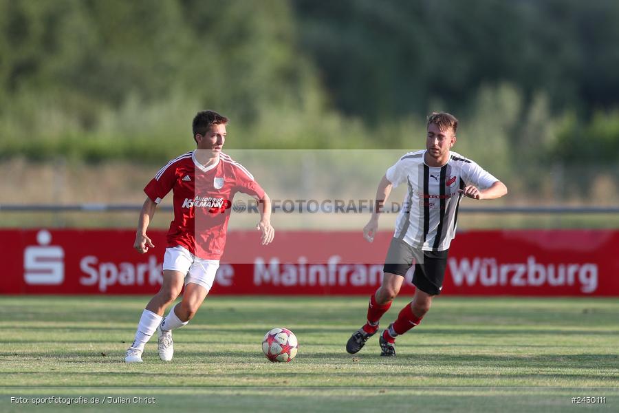 Fundamentum Sportpark, Karlburg, 22.08.2024, sport, action, BFV, Fussball, Kreisliga Würzburg, RET, KAR, (SG 1) TSV Retzbach, TSV Karlburg II - Bild-ID: 2430111