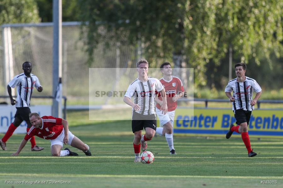 Fundamentum Sportpark, Karlburg, 22.08.2024, sport, action, BFV, Fussball, Kreisliga Würzburg, RET, KAR, (SG 1) TSV Retzbach, TSV Karlburg II - Bild-ID: 2430113