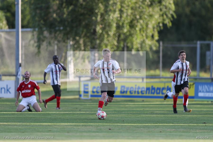 Fundamentum Sportpark, Karlburg, 22.08.2024, sport, action, BFV, Fussball, Kreisliga Würzburg, RET, KAR, (SG 1) TSV Retzbach, TSV Karlburg II - Bild-ID: 2430114