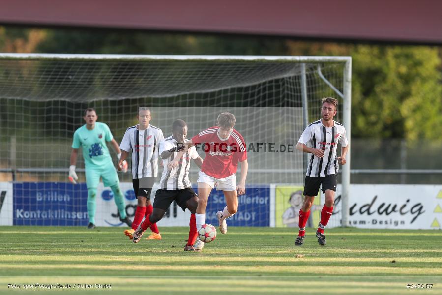 Fundamentum Sportpark, Karlburg, 22.08.2024, sport, action, BFV, Fussball, Kreisliga Würzburg, RET, KAR, (SG 1) TSV Retzbach, TSV Karlburg II - Bild-ID: 2430137