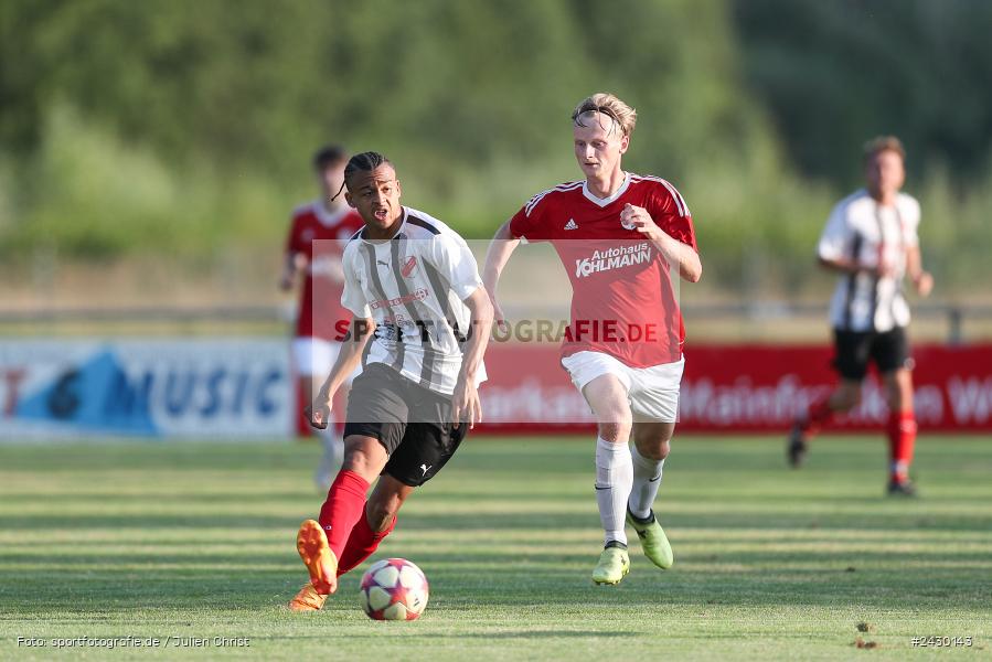 Fundamentum Sportpark, Karlburg, 22.08.2024, sport, action, BFV, Fussball, Kreisliga Würzburg, RET, KAR, (SG 1) TSV Retzbach, TSV Karlburg II - Bild-ID: 2430143