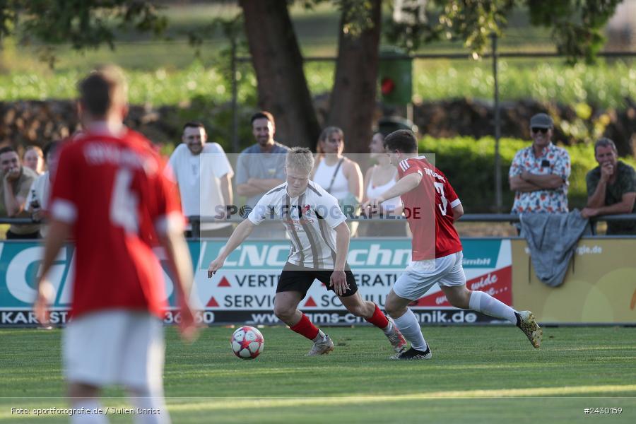 Fundamentum Sportpark, Karlburg, 22.08.2024, sport, action, BFV, Fussball, Kreisliga Würzburg, RET, KAR, (SG 1) TSV Retzbach, TSV Karlburg II - Bild-ID: 2430159
