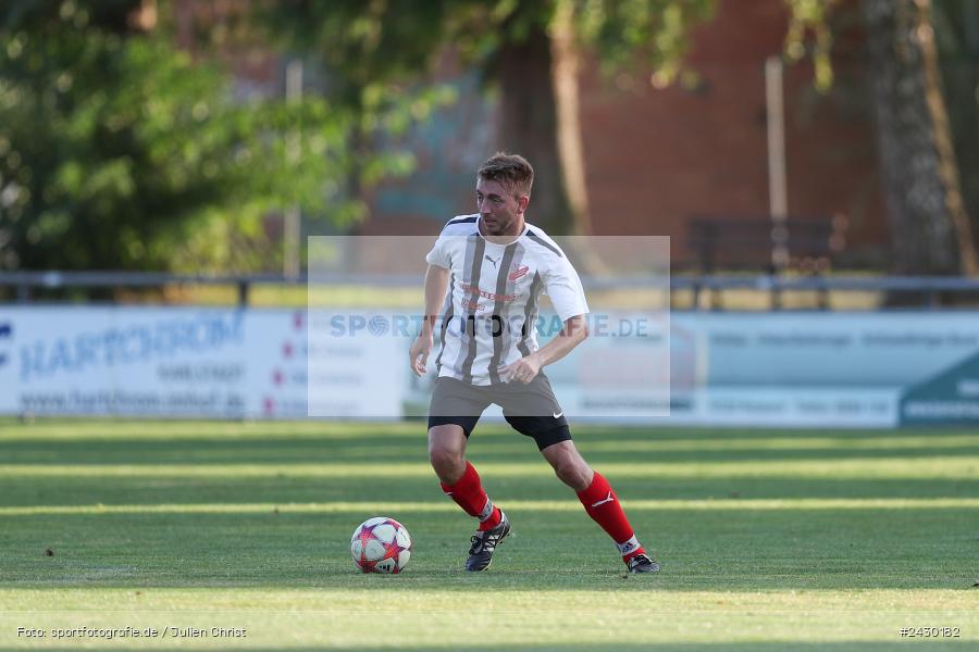 Fundamentum Sportpark, Karlburg, 22.08.2024, sport, action, BFV, Fussball, Kreisliga Würzburg, RET, KAR, (SG 1) TSV Retzbach, TSV Karlburg II - Bild-ID: 2430182