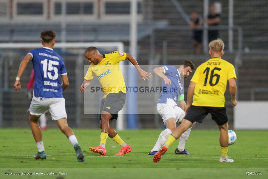 sport, action, Stadion am Schönbusch, SpVgg Bayreuth, SVA, SV Viktoria Aschaffenburg, Regionalliga Bayern, Fussball, BFV, BAY, Aschaffenburg, 6. Spieltag, 23.08.2024 - Bild-ID: 2430576