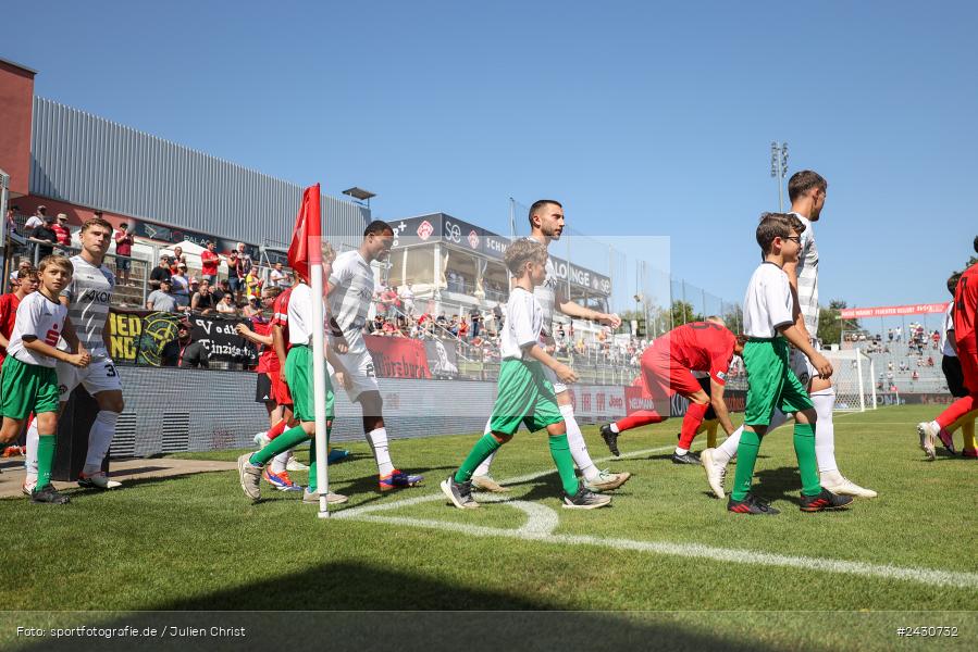 AKON Arena, Würzburg, 24.08.2024, sport, action, BFV, Fussball, 6. Spieltag, Regionalliga Bayern, FCB, FWK, FC Bayern München II, FC Würzburger Kickers - Bild-ID: 2430732