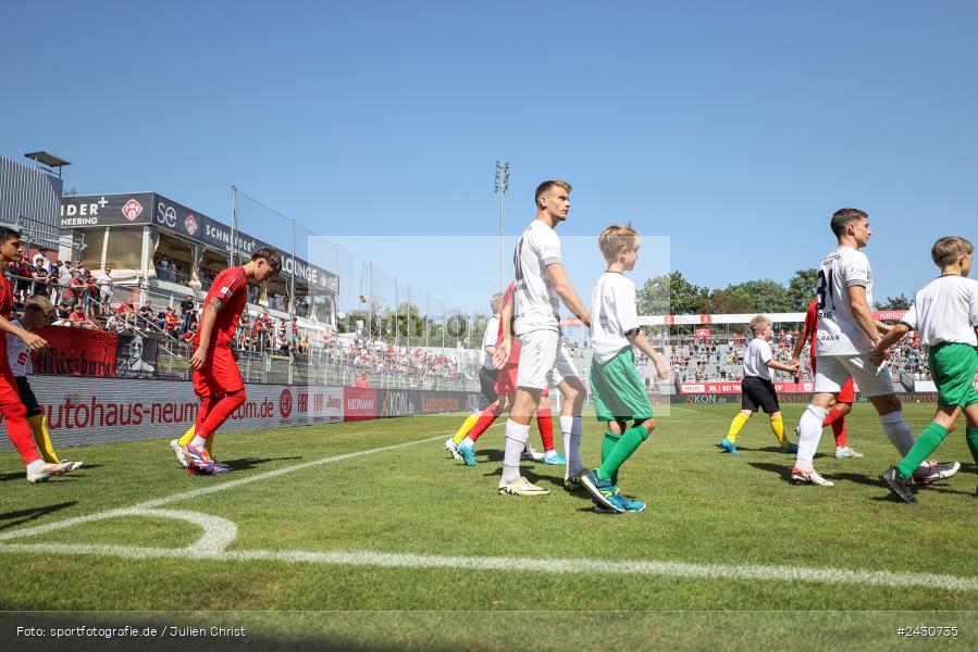 AKON Arena, Würzburg, 24.08.2024, sport, action, BFV, Fussball, 6. Spieltag, Regionalliga Bayern, FCB, FWK, FC Bayern München II, FC Würzburger Kickers - Bild-ID: 2430735