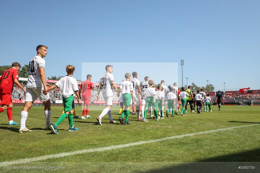 AKON Arena, Würzburg, 24.08.2024, sport, action, BFV, Fussball, 6. Spieltag, Regionalliga Bayern, FCB, FWK, FC Bayern München II, FC Würzburger Kickers - Bild-ID: 2430736