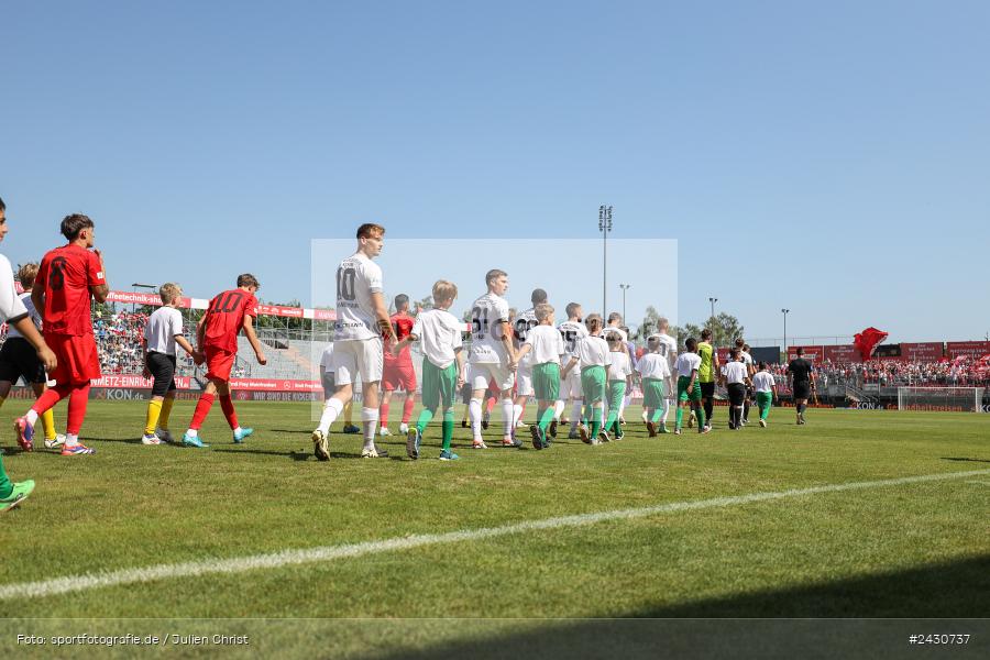 AKON Arena, Würzburg, 24.08.2024, sport, action, BFV, Fussball, 6. Spieltag, Regionalliga Bayern, FCB, FWK, FC Bayern München II, FC Würzburger Kickers - Bild-ID: 2430737