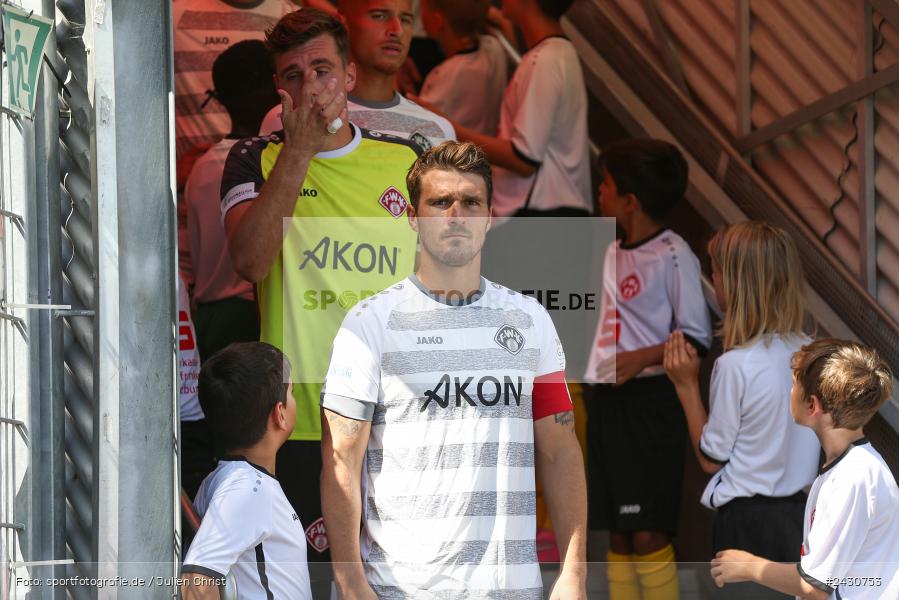 AKON Arena, Würzburg, 24.08.2024, sport, action, BFV, Fussball, 6. Spieltag, Regionalliga Bayern, FCB, FWK, FC Bayern München II, FC Würzburger Kickers - Bild-ID: 2430753