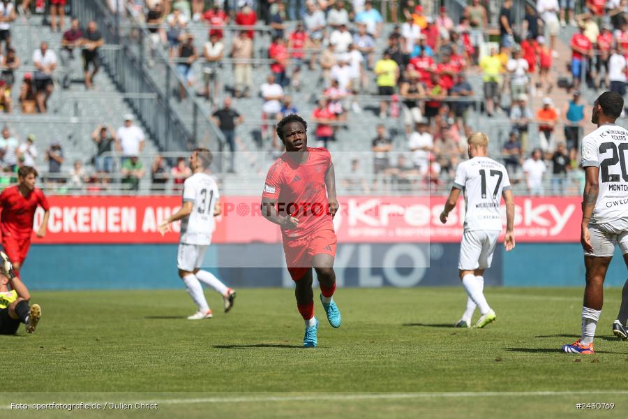 AKON Arena, Würzburg, 24.08.2024, sport, action, BFV, Fussball, 6. Spieltag, Regionalliga Bayern, FCB, FWK, FC Bayern München II, FC Würzburger Kickers - Bild-ID: 2430769