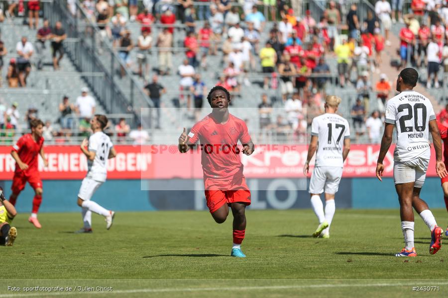 AKON Arena, Würzburg, 24.08.2024, sport, action, BFV, Fussball, 6. Spieltag, Regionalliga Bayern, FCB, FWK, FC Bayern München II, FC Würzburger Kickers - Bild-ID: 2430771