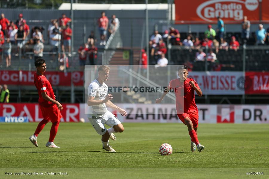 AKON Arena, Würzburg, 24.08.2024, sport, action, BFV, Fussball, 6. Spieltag, Regionalliga Bayern, FCB, FWK, FC Bayern München II, FC Würzburger Kickers - Bild-ID: 2430805