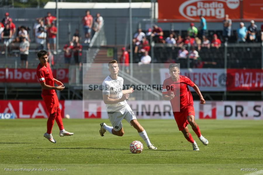AKON Arena, Würzburg, 24.08.2024, sport, action, BFV, Fussball, 6. Spieltag, Regionalliga Bayern, FCB, FWK, FC Bayern München II, FC Würzburger Kickers - Bild-ID: 2430806