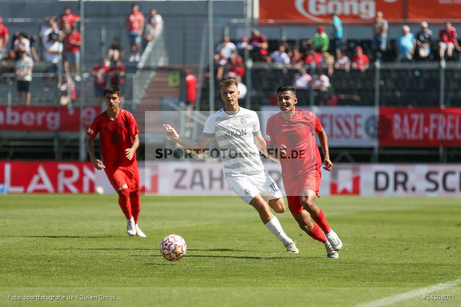 AKON Arena, Würzburg, 24.08.2024, sport, action, BFV, Fussball, 6. Spieltag, Regionalliga Bayern, FCB, FWK, FC Bayern München II, FC Würzburger Kickers - Bild-ID: 2430807