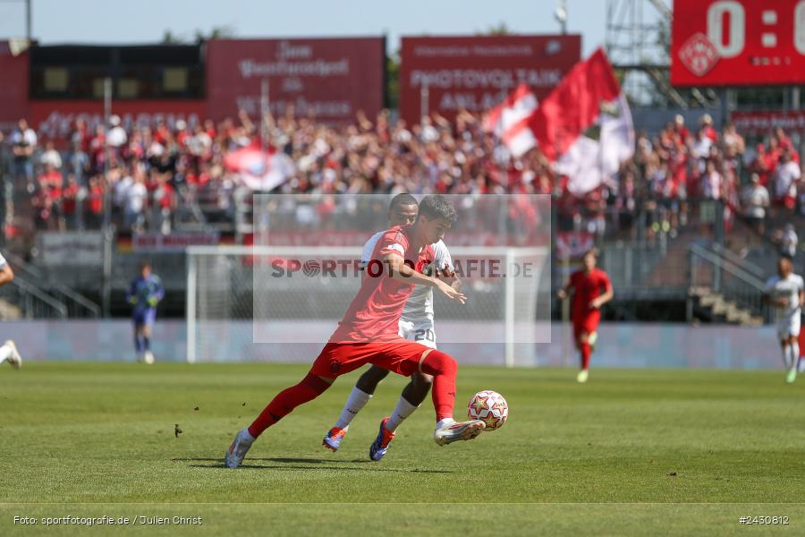 AKON Arena, Würzburg, 24.08.2024, sport, action, BFV, Fussball, 6. Spieltag, Regionalliga Bayern, FCB, FWK, FC Bayern München II, FC Würzburger Kickers - Bild-ID: 2430812