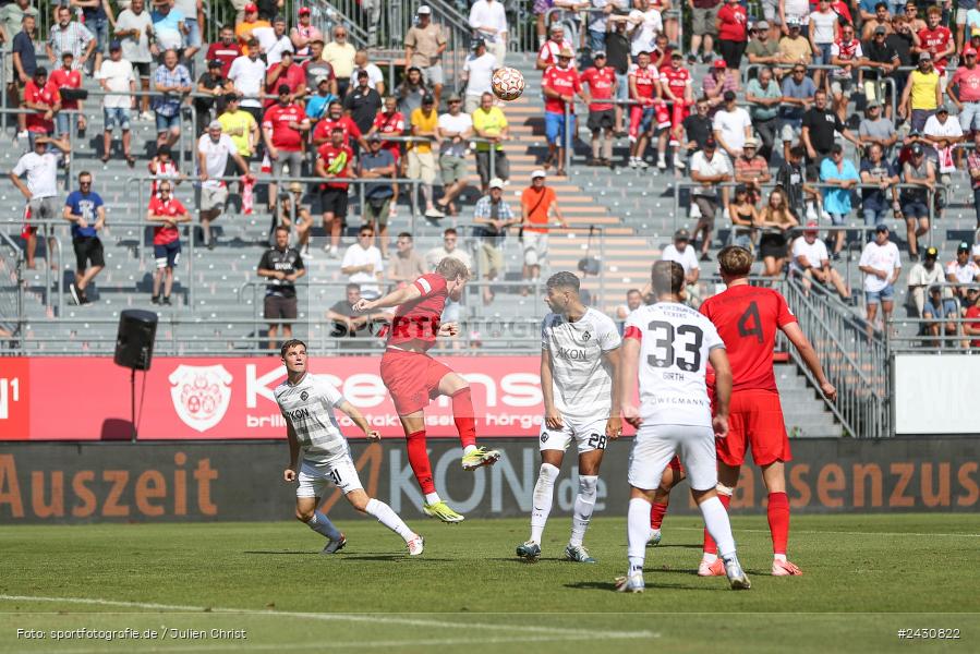 AKON Arena, Würzburg, 24.08.2024, sport, action, BFV, Fussball, 6. Spieltag, Regionalliga Bayern, FCB, FWK, FC Bayern München II, FC Würzburger Kickers - Bild-ID: 2430822