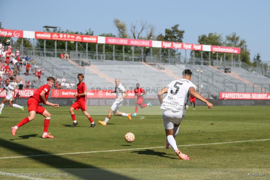 AKON Arena, Würzburg, 24.08.2024, sport, action, BFV, Fussball, 6. Spieltag, Regionalliga Bayern, FCB, FWK, FC Bayern München II, FC Würzburger Kickers - Bild-ID: 2430827