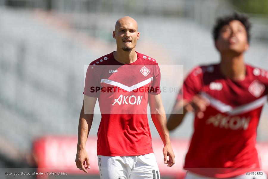 AKON Arena, Würzburg, 24.08.2024, sport, action, BFV, Fussball, 6. Spieltag, Regionalliga Bayern, FCB, FWK, FC Bayern München II, FC Würzburger Kickers - Bild-ID: 2430832
