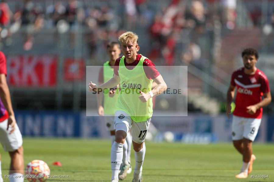 AKON Arena, Würzburg, 24.08.2024, sport, action, BFV, Fussball, 6. Spieltag, Regionalliga Bayern, FCB, FWK, FC Bayern München II, FC Würzburger Kickers - Bild-ID: 2430834