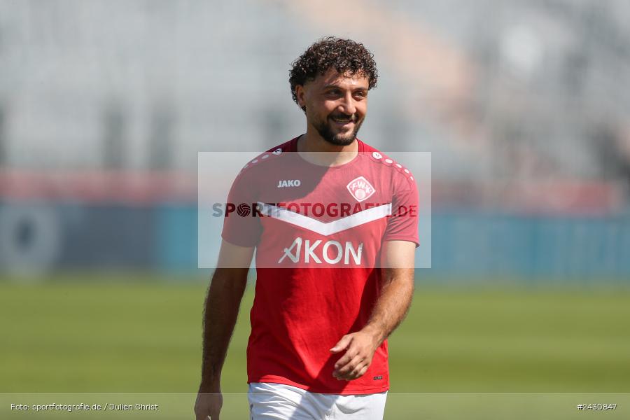 AKON Arena, Würzburg, 24.08.2024, sport, action, BFV, Fussball, 6. Spieltag, Regionalliga Bayern, FCB, FWK, FC Bayern München II, FC Würzburger Kickers - Bild-ID: 2430847