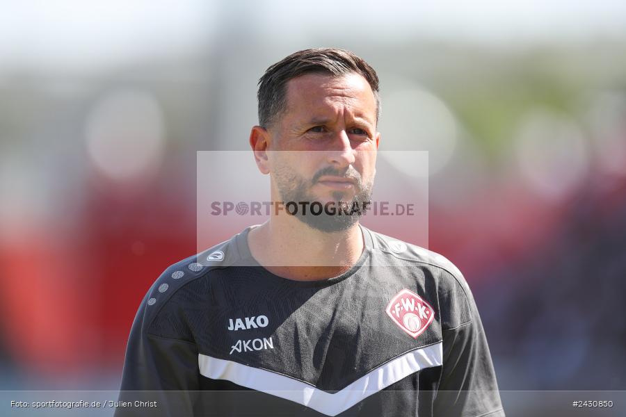 AKON Arena, Würzburg, 24.08.2024, sport, action, BFV, Fussball, 6. Spieltag, Regionalliga Bayern, FCB, FWK, FC Bayern München II, FC Würzburger Kickers - Bild-ID: 2430850