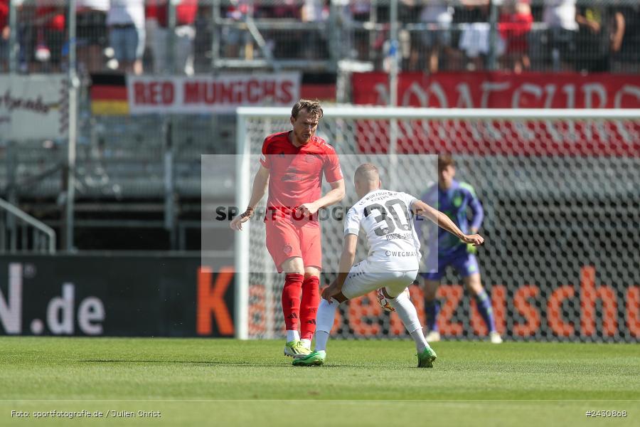 AKON Arena, Würzburg, 24.08.2024, sport, action, BFV, Fussball, 6. Spieltag, Regionalliga Bayern, FCB, FWK, FC Bayern München II, FC Würzburger Kickers - Bild-ID: 2430868
