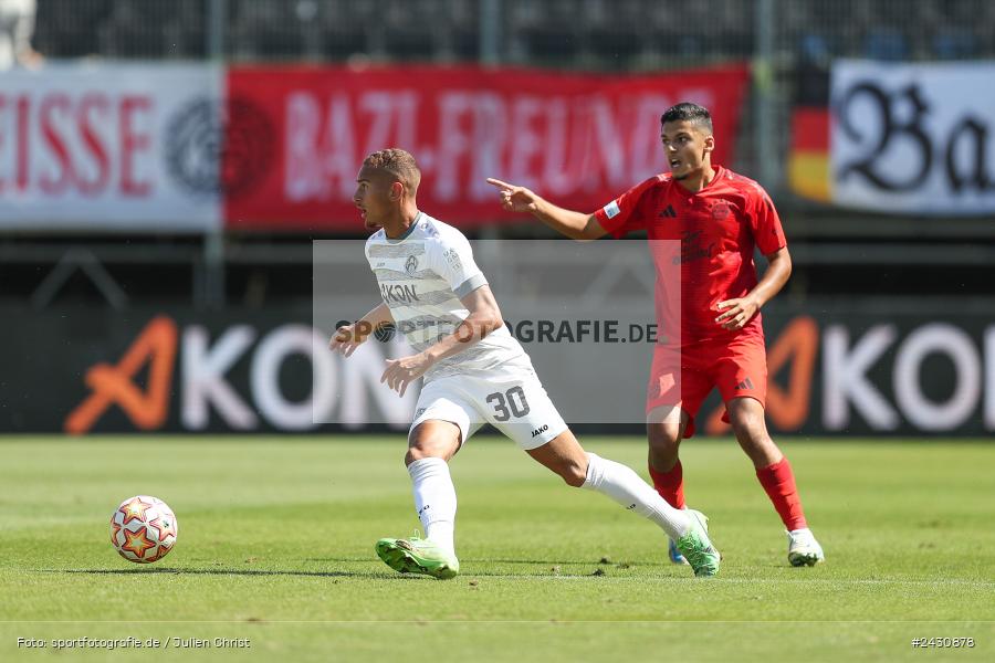 AKON Arena, Würzburg, 24.08.2024, sport, action, BFV, Fussball, 6. Spieltag, Regionalliga Bayern, FCB, FWK, FC Bayern München II, FC Würzburger Kickers - Bild-ID: 2430878