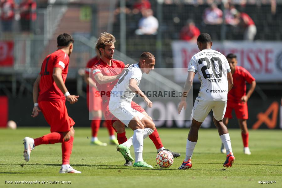 AKON Arena, Würzburg, 24.08.2024, sport, action, BFV, Fussball, 6. Spieltag, Regionalliga Bayern, FCB, FWK, FC Bayern München II, FC Würzburger Kickers - Bild-ID: 2430879