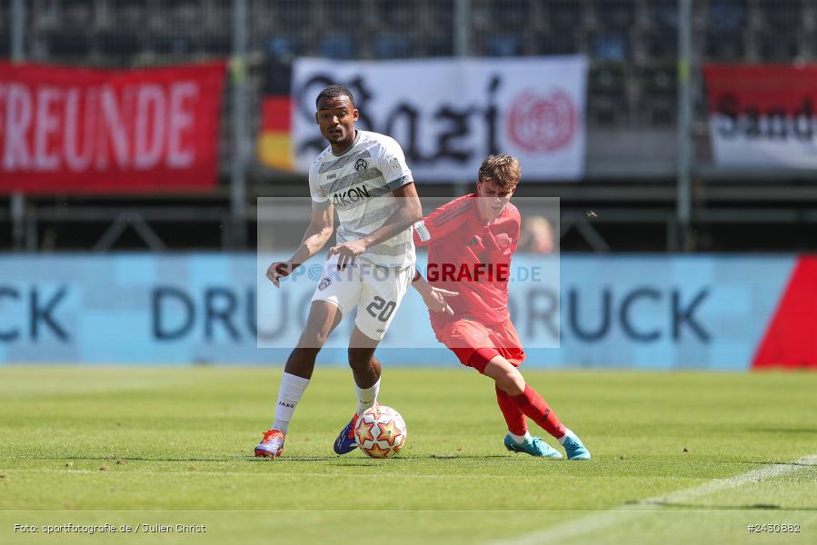 AKON Arena, Würzburg, 24.08.2024, sport, action, BFV, Fussball, 6. Spieltag, Regionalliga Bayern, FCB, FWK, FC Bayern München II, FC Würzburger Kickers - Bild-ID: 2430882