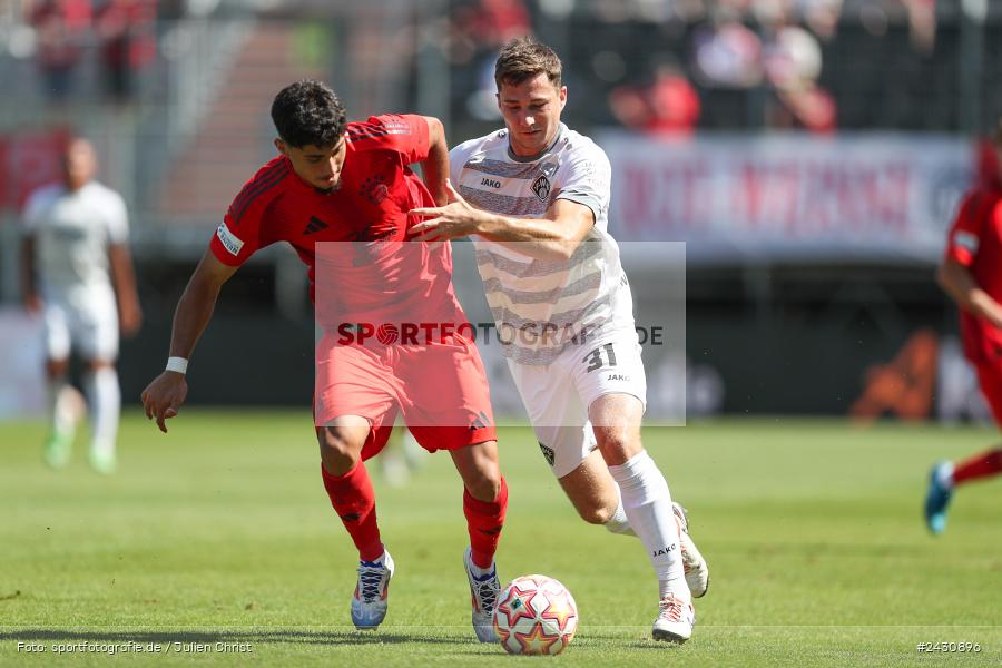 AKON Arena, Würzburg, 24.08.2024, sport, action, BFV, Fussball, 6. Spieltag, Regionalliga Bayern, FCB, FWK, FC Bayern München II, FC Würzburger Kickers - Bild-ID: 2430896