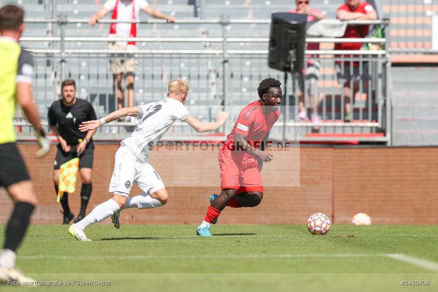AKON Arena, Würzburg, 24.08.2024, sport, action, BFV, Fussball, 6. Spieltag, Regionalliga Bayern, FCB, FWK, FC Bayern München II, FC Würzburger Kickers - Bild-ID: 2430908