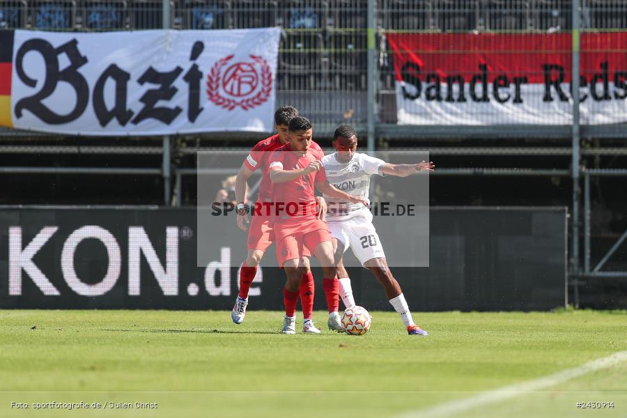 AKON Arena, Würzburg, 24.08.2024, sport, action, BFV, Fussball, 6. Spieltag, Regionalliga Bayern, FCB, FWK, FC Bayern München II, FC Würzburger Kickers - Bild-ID: 2430914