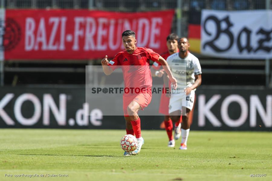 AKON Arena, Würzburg, 24.08.2024, sport, action, BFV, Fussball, 6. Spieltag, Regionalliga Bayern, FCB, FWK, FC Bayern München II, FC Würzburger Kickers - Bild-ID: 2430917