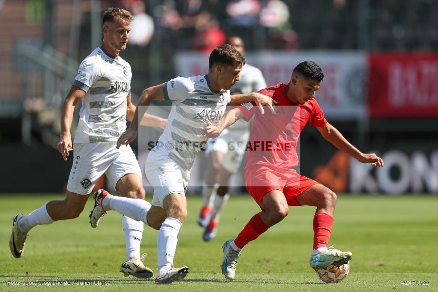AKON Arena, Würzburg, 24.08.2024, sport, action, BFV, Fussball, 6. Spieltag, Regionalliga Bayern, FCB, FWK, FC Bayern München II, FC Würzburger Kickers - Bild-ID: 2430922