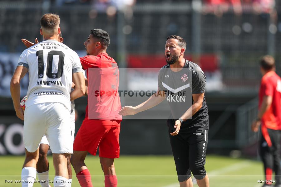 AKON Arena, Würzburg, 24.08.2024, sport, action, BFV, Fussball, 6. Spieltag, Regionalliga Bayern, FCB, FWK, FC Bayern München II, FC Würzburger Kickers - Bild-ID: 2430924