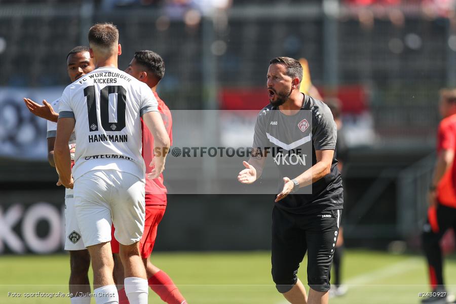 AKON Arena, Würzburg, 24.08.2024, sport, action, BFV, Fussball, 6. Spieltag, Regionalliga Bayern, FCB, FWK, FC Bayern München II, FC Würzburger Kickers - Bild-ID: 2430927