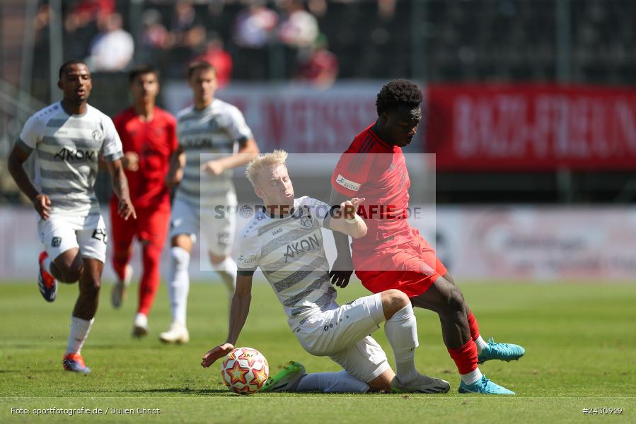 AKON Arena, Würzburg, 24.08.2024, sport, action, BFV, Fussball, 6. Spieltag, Regionalliga Bayern, FCB, FWK, FC Bayern München II, FC Würzburger Kickers - Bild-ID: 2430929