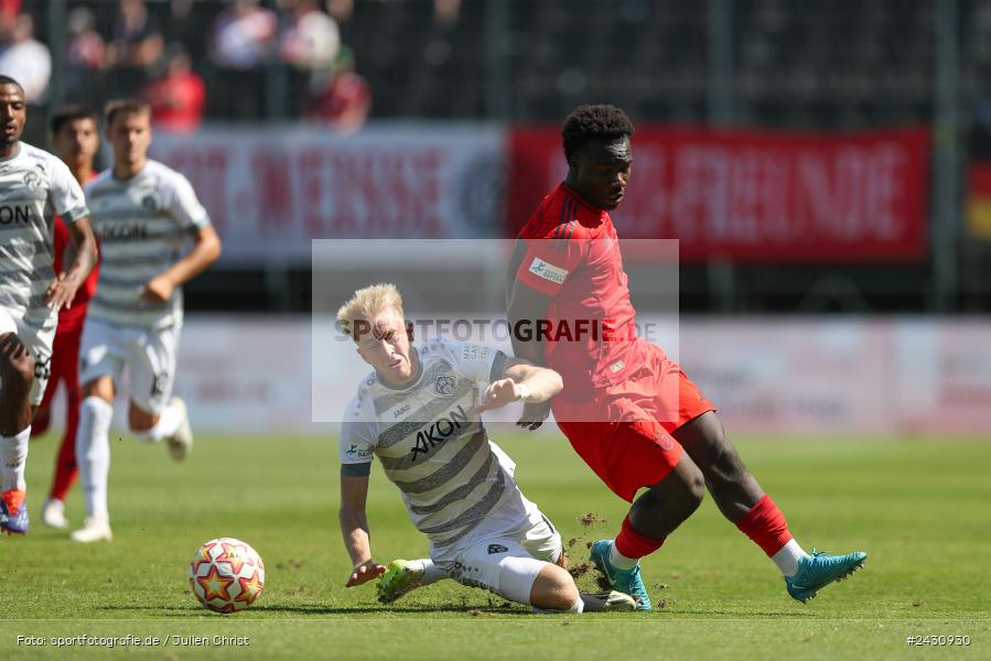 AKON Arena, Würzburg, 24.08.2024, sport, action, BFV, Fussball, 6. Spieltag, Regionalliga Bayern, FCB, FWK, FC Bayern München II, FC Würzburger Kickers - Bild-ID: 2430930