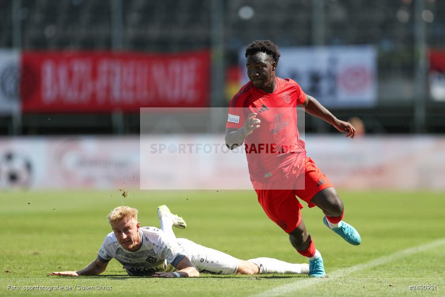 AKON Arena, Würzburg, 24.08.2024, sport, action, BFV, Fussball, 6. Spieltag, Regionalliga Bayern, FCB, FWK, FC Bayern München II, FC Würzburger Kickers - Bild-ID: 2430931