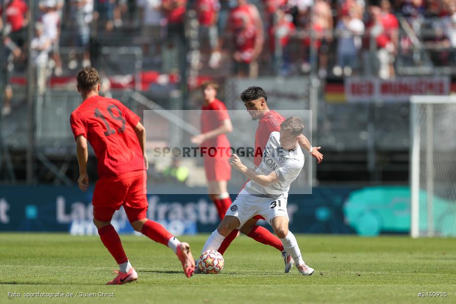 AKON Arena, Würzburg, 24.08.2024, sport, action, BFV, Fussball, 6. Spieltag, Regionalliga Bayern, FCB, FWK, FC Bayern München II, FC Würzburger Kickers - Bild-ID: 2430935