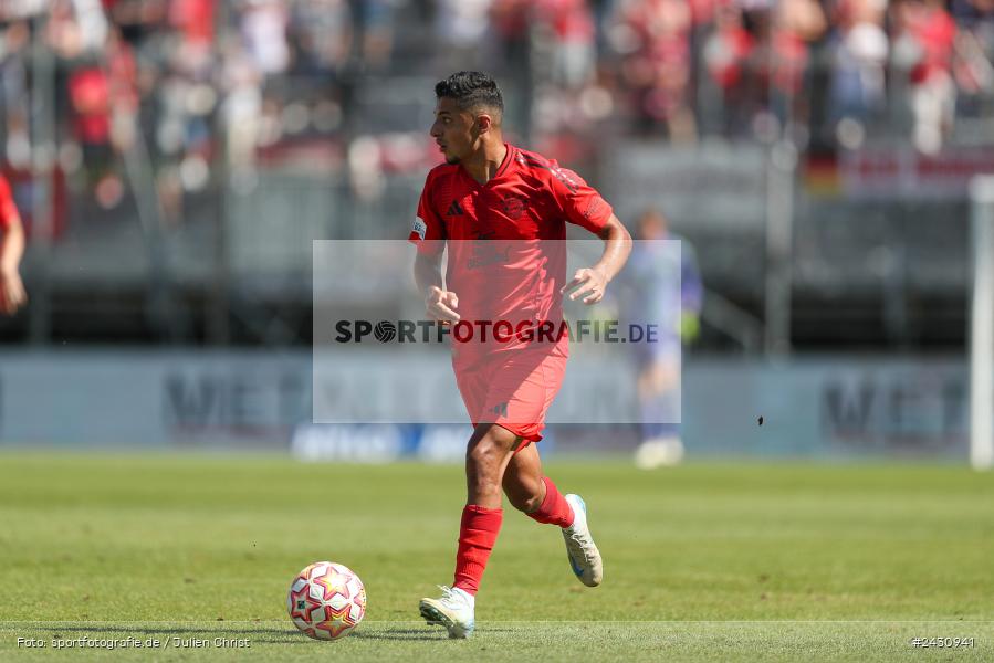 AKON Arena, Würzburg, 24.08.2024, sport, action, BFV, Fussball, 6. Spieltag, Regionalliga Bayern, FCB, FWK, FC Bayern München II, FC Würzburger Kickers - Bild-ID: 2430941