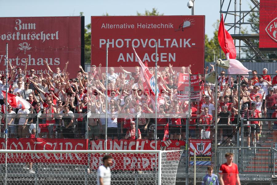 AKON Arena, Würzburg, 24.08.2024, sport, action, BFV, Fussball, 6. Spieltag, Regionalliga Bayern, FCB, FWK, FC Bayern München II, FC Würzburger Kickers - Bild-ID: 2430945