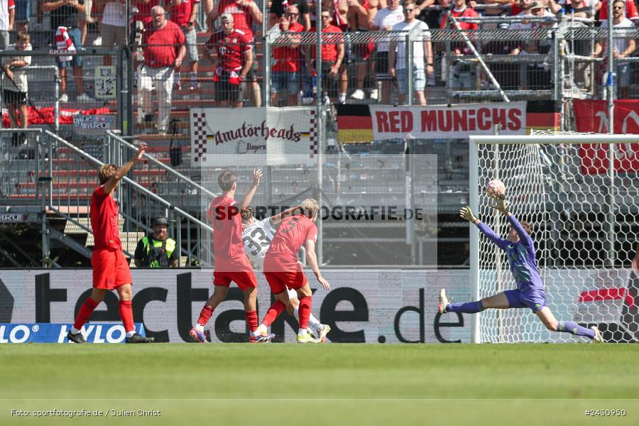 AKON Arena, Würzburg, 24.08.2024, sport, action, BFV, Fussball, 6. Spieltag, Regionalliga Bayern, FCB, FWK, FC Bayern München II, FC Würzburger Kickers - Bild-ID: 2430950