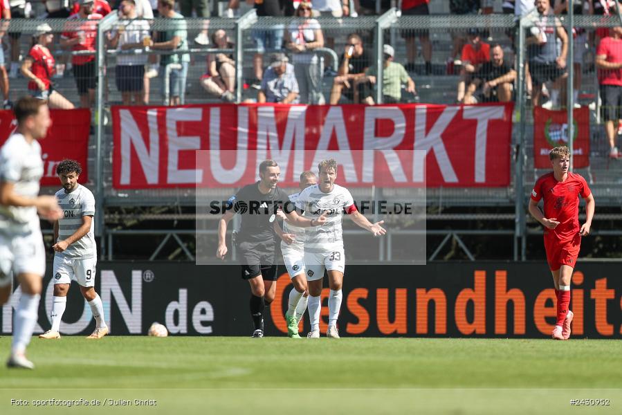 AKON Arena, Würzburg, 24.08.2024, sport, action, BFV, Fussball, 6. Spieltag, Regionalliga Bayern, FCB, FWK, FC Bayern München II, FC Würzburger Kickers - Bild-ID: 2430952