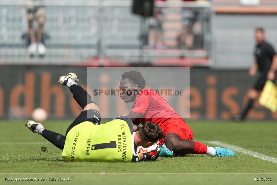 AKON Arena, Würzburg, 24.08.2024, sport, action, BFV, Fussball, 6. Spieltag, Regionalliga Bayern, FCB, FWK, FC Bayern München II, FC Würzburger Kickers - Bild-ID: 2430972