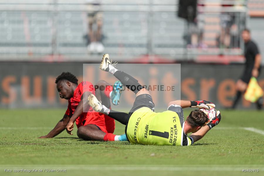 AKON Arena, Würzburg, 24.08.2024, sport, action, BFV, Fussball, 6. Spieltag, Regionalliga Bayern, FCB, FWK, FC Bayern München II, FC Würzburger Kickers - Bild-ID: 2430973