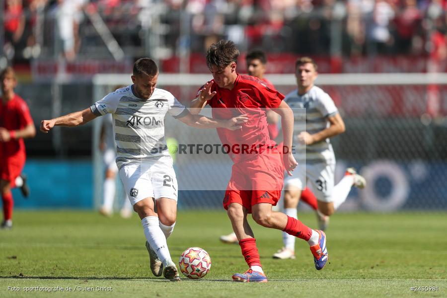 AKON Arena, Würzburg, 24.08.2024, sport, action, BFV, Fussball, 6. Spieltag, Regionalliga Bayern, FCB, FWK, FC Bayern München II, FC Würzburger Kickers - Bild-ID: 2430981
