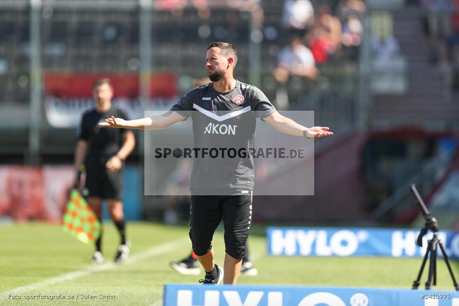 AKON Arena, Würzburg, 24.08.2024, sport, action, BFV, Fussball, 6. Spieltag, Regionalliga Bayern, FCB, FWK, FC Bayern München II, FC Würzburger Kickers - Bild-ID: 2430993