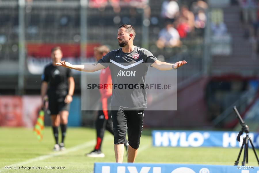 AKON Arena, Würzburg, 24.08.2024, sport, action, BFV, Fussball, 6. Spieltag, Regionalliga Bayern, FCB, FWK, FC Bayern München II, FC Würzburger Kickers - Bild-ID: 2430994